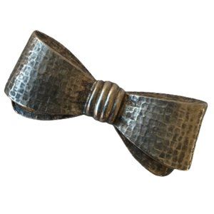 Vintage Silver Bow Fun Classic Retro Pin Brooch